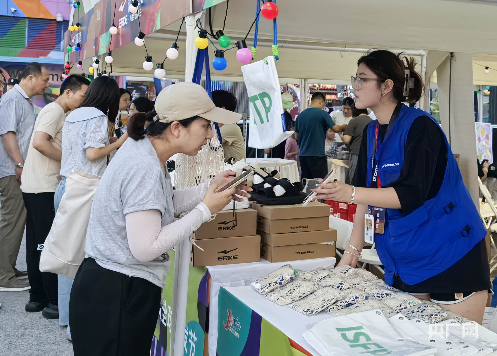 全球首发节再上新近100款运动快时尚新品首发首秀(图7)